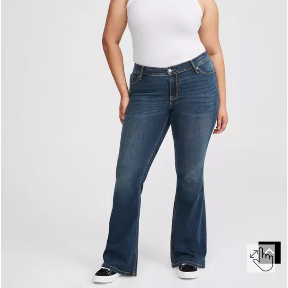 NWT Torrid 10S slim boot jeans